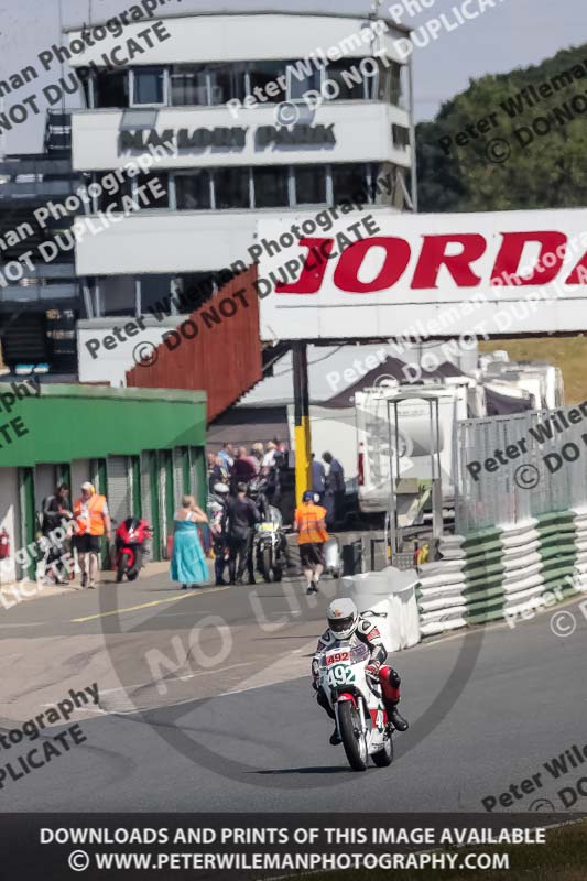 Vintage motorcycle club;eventdigitalimages;mallory park;mallory park trackday photographs;no limits trackdays;peter wileman photography;trackday digital images;trackday photos;vmcc festival 1000 bikes photographs