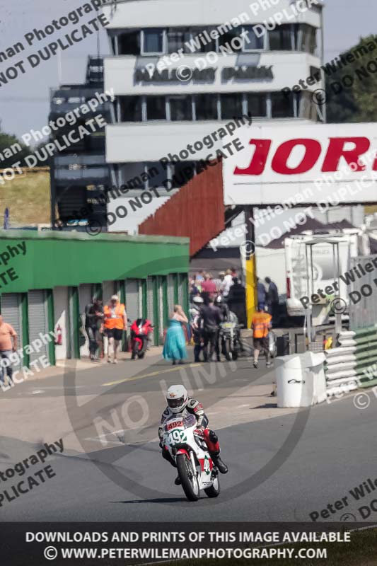 Vintage motorcycle club;eventdigitalimages;mallory park;mallory park trackday photographs;no limits trackdays;peter wileman photography;trackday digital images;trackday photos;vmcc festival 1000 bikes photographs
