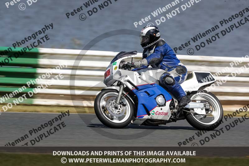 Vintage motorcycle club;eventdigitalimages;mallory park;mallory park trackday photographs;no limits trackdays;peter wileman photography;trackday digital images;trackday photos;vmcc festival 1000 bikes photographs
