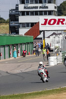 Vintage-motorcycle-club;eventdigitalimages;mallory-park;mallory-park-trackday-photographs;no-limits-trackdays;peter-wileman-photography;trackday-digital-images;trackday-photos;vmcc-festival-1000-bikes-photographs