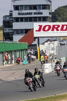 Vintage-motorcycle-club;eventdigitalimages;mallory-park;mallory-park-trackday-photographs;no-limits-trackdays;peter-wileman-photography;trackday-digital-images;trackday-photos;vmcc-festival-1000-bikes-photographs