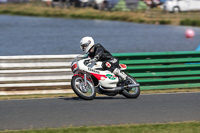 Vintage-motorcycle-club;eventdigitalimages;mallory-park;mallory-park-trackday-photographs;no-limits-trackdays;peter-wileman-photography;trackday-digital-images;trackday-photos;vmcc-festival-1000-bikes-photographs