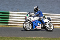 Vintage-motorcycle-club;eventdigitalimages;mallory-park;mallory-park-trackday-photographs;no-limits-trackdays;peter-wileman-photography;trackday-digital-images;trackday-photos;vmcc-festival-1000-bikes-photographs