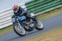 Vintage-motorcycle-club;eventdigitalimages;mallory-park;mallory-park-trackday-photographs;no-limits-trackdays;peter-wileman-photography;trackday-digital-images;trackday-photos;vmcc-festival-1000-bikes-photographs
