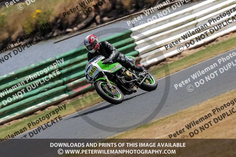 Vintage motorcycle club;eventdigitalimages;mallory park;mallory park trackday photographs;no limits trackdays;peter wileman photography;trackday digital images;trackday photos;vmcc festival 1000 bikes photographs