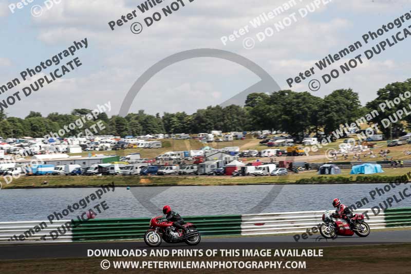Vintage motorcycle club;eventdigitalimages;mallory park;mallory park trackday photographs;no limits trackdays;peter wileman photography;trackday digital images;trackday photos;vmcc festival 1000 bikes photographs