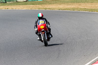 Vintage-motorcycle-club;eventdigitalimages;mallory-park;mallory-park-trackday-photographs;no-limits-trackdays;peter-wileman-photography;trackday-digital-images;trackday-photos;vmcc-festival-1000-bikes-photographs