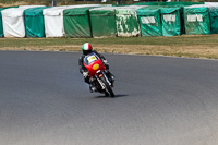 Vintage-motorcycle-club;eventdigitalimages;mallory-park;mallory-park-trackday-photographs;no-limits-trackdays;peter-wileman-photography;trackday-digital-images;trackday-photos;vmcc-festival-1000-bikes-photographs