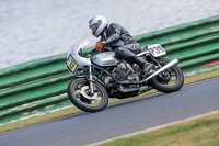Vintage-motorcycle-club;eventdigitalimages;mallory-park;mallory-park-trackday-photographs;no-limits-trackdays;peter-wileman-photography;trackday-digital-images;trackday-photos;vmcc-festival-1000-bikes-photographs