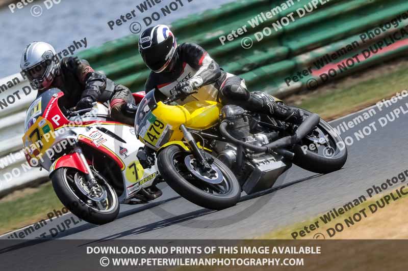 Vintage motorcycle club;eventdigitalimages;mallory park;mallory park trackday photographs;no limits trackdays;peter wileman photography;trackday digital images;trackday photos;vmcc festival 1000 bikes photographs