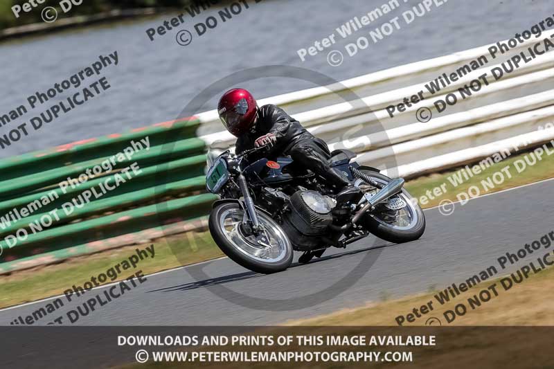 Vintage motorcycle club;eventdigitalimages;mallory park;mallory park trackday photographs;no limits trackdays;peter wileman photography;trackday digital images;trackday photos;vmcc festival 1000 bikes photographs