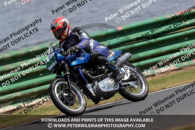 Vintage motorcycle club;eventdigitalimages;mallory park;mallory park trackday photographs;no limits trackdays;peter wileman photography;trackday digital images;trackday photos;vmcc festival 1000 bikes photographs
