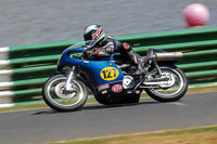 Vintage-motorcycle-club;eventdigitalimages;mallory-park;mallory-park-trackday-photographs;no-limits-trackdays;peter-wileman-photography;trackday-digital-images;trackday-photos;vmcc-festival-1000-bikes-photographs