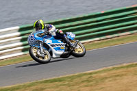 Vintage-motorcycle-club;eventdigitalimages;mallory-park;mallory-park-trackday-photographs;no-limits-trackdays;peter-wileman-photography;trackday-digital-images;trackday-photos;vmcc-festival-1000-bikes-photographs