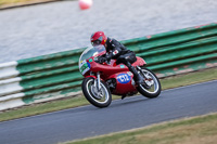 Vintage-motorcycle-club;eventdigitalimages;mallory-park;mallory-park-trackday-photographs;no-limits-trackdays;peter-wileman-photography;trackday-digital-images;trackday-photos;vmcc-festival-1000-bikes-photographs