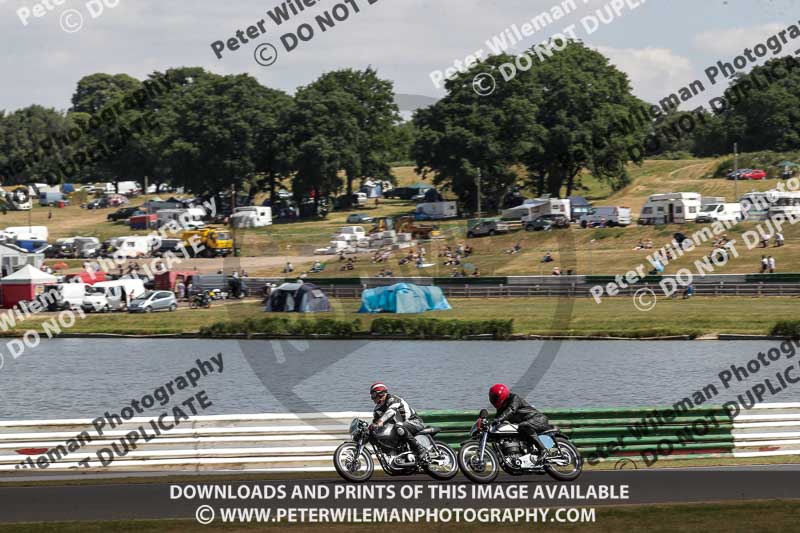 Vintage motorcycle club;eventdigitalimages;mallory park;mallory park trackday photographs;no limits trackdays;peter wileman photography;trackday digital images;trackday photos;vmcc festival 1000 bikes photographs