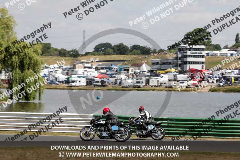 Vintage motorcycle club;eventdigitalimages;mallory park;mallory park trackday photographs;no limits trackdays;peter wileman photography;trackday digital images;trackday photos;vmcc festival 1000 bikes photographs
