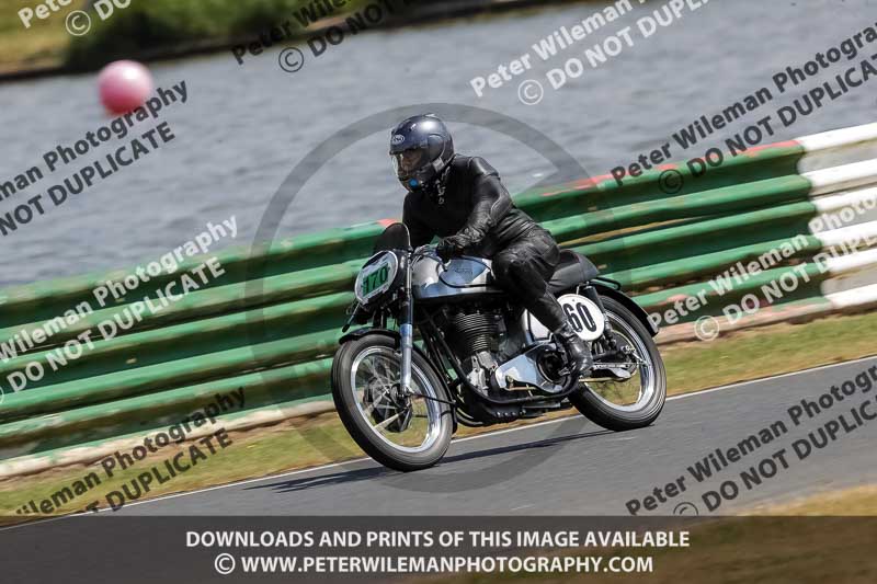 Vintage motorcycle club;eventdigitalimages;mallory park;mallory park trackday photographs;no limits trackdays;peter wileman photography;trackday digital images;trackday photos;vmcc festival 1000 bikes photographs