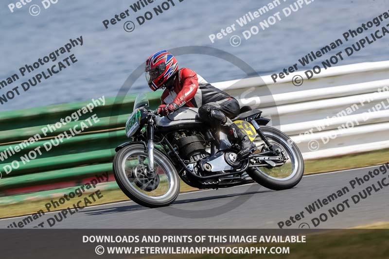 Vintage motorcycle club;eventdigitalimages;mallory park;mallory park trackday photographs;no limits trackdays;peter wileman photography;trackday digital images;trackday photos;vmcc festival 1000 bikes photographs