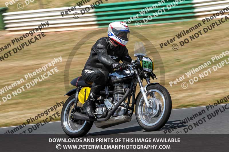 Vintage motorcycle club;eventdigitalimages;mallory park;mallory park trackday photographs;no limits trackdays;peter wileman photography;trackday digital images;trackday photos;vmcc festival 1000 bikes photographs