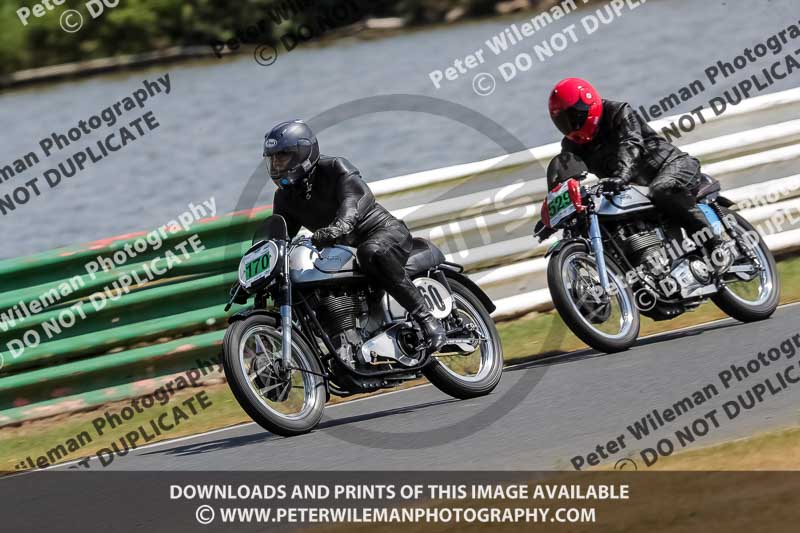 Vintage motorcycle club;eventdigitalimages;mallory park;mallory park trackday photographs;no limits trackdays;peter wileman photography;trackday digital images;trackday photos;vmcc festival 1000 bikes photographs