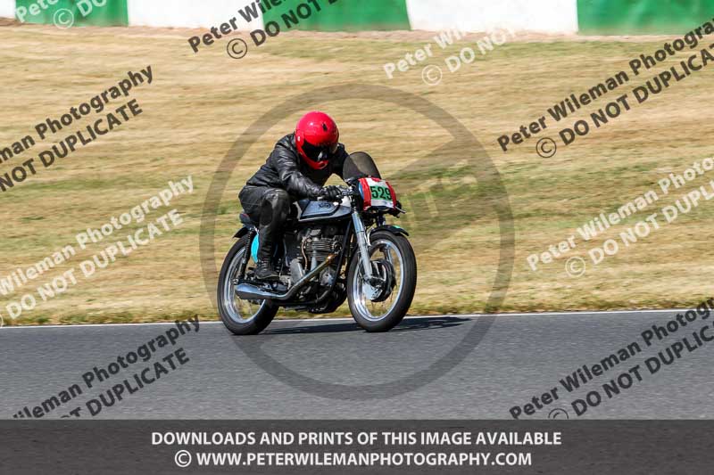 Vintage motorcycle club;eventdigitalimages;mallory park;mallory park trackday photographs;no limits trackdays;peter wileman photography;trackday digital images;trackday photos;vmcc festival 1000 bikes photographs