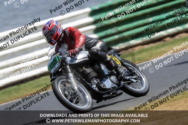 Vintage motorcycle club;eventdigitalimages;mallory park;mallory park trackday photographs;no limits trackdays;peter wileman photography;trackday digital images;trackday photos;vmcc festival 1000 bikes photographs