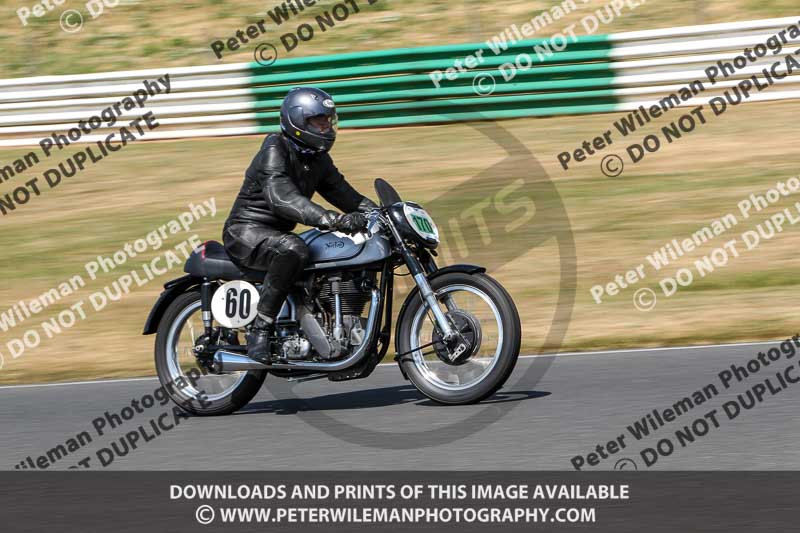 Vintage motorcycle club;eventdigitalimages;mallory park;mallory park trackday photographs;no limits trackdays;peter wileman photography;trackday digital images;trackday photos;vmcc festival 1000 bikes photographs