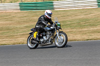 Vintage-motorcycle-club;eventdigitalimages;mallory-park;mallory-park-trackday-photographs;no-limits-trackdays;peter-wileman-photography;trackday-digital-images;trackday-photos;vmcc-festival-1000-bikes-photographs