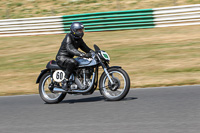 Vintage-motorcycle-club;eventdigitalimages;mallory-park;mallory-park-trackday-photographs;no-limits-trackdays;peter-wileman-photography;trackday-digital-images;trackday-photos;vmcc-festival-1000-bikes-photographs