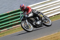 Vintage-motorcycle-club;eventdigitalimages;mallory-park;mallory-park-trackday-photographs;no-limits-trackdays;peter-wileman-photography;trackday-digital-images;trackday-photos;vmcc-festival-1000-bikes-photographs