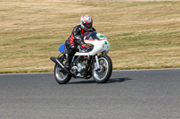 Vintage-motorcycle-club;eventdigitalimages;mallory-park;mallory-park-trackday-photographs;no-limits-trackdays;peter-wileman-photography;trackday-digital-images;trackday-photos;vmcc-festival-1000-bikes-photographs