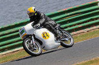 Vintage-motorcycle-club;eventdigitalimages;mallory-park;mallory-park-trackday-photographs;no-limits-trackdays;peter-wileman-photography;trackday-digital-images;trackday-photos;vmcc-festival-1000-bikes-photographs