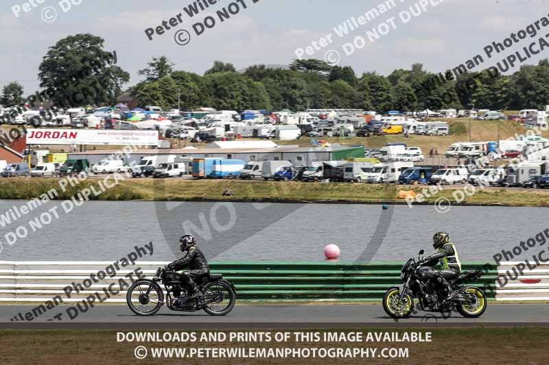 Vintage motorcycle club;eventdigitalimages;mallory park;mallory park trackday photographs;no limits trackdays;peter wileman photography;trackday digital images;trackday photos;vmcc festival 1000 bikes photographs