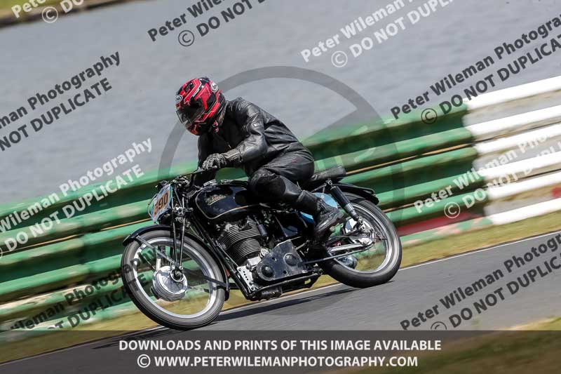 Vintage motorcycle club;eventdigitalimages;mallory park;mallory park trackday photographs;no limits trackdays;peter wileman photography;trackday digital images;trackday photos;vmcc festival 1000 bikes photographs