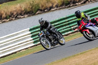 Vintage-motorcycle-club;eventdigitalimages;mallory-park;mallory-park-trackday-photographs;no-limits-trackdays;peter-wileman-photography;trackday-digital-images;trackday-photos;vmcc-festival-1000-bikes-photographs