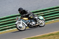 Vintage-motorcycle-club;eventdigitalimages;mallory-park;mallory-park-trackday-photographs;no-limits-trackdays;peter-wileman-photography;trackday-digital-images;trackday-photos;vmcc-festival-1000-bikes-photographs