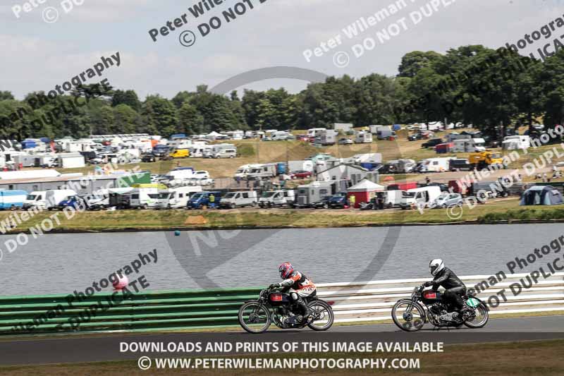 Vintage motorcycle club;eventdigitalimages;mallory park;mallory park trackday photographs;no limits trackdays;peter wileman photography;trackday digital images;trackday photos;vmcc festival 1000 bikes photographs