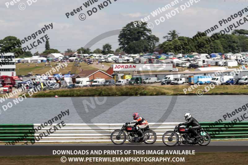 Vintage motorcycle club;eventdigitalimages;mallory park;mallory park trackday photographs;no limits trackdays;peter wileman photography;trackday digital images;trackday photos;vmcc festival 1000 bikes photographs