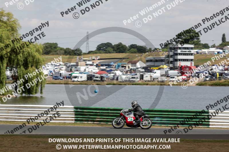 Vintage motorcycle club;eventdigitalimages;mallory park;mallory park trackday photographs;no limits trackdays;peter wileman photography;trackday digital images;trackday photos;vmcc festival 1000 bikes photographs