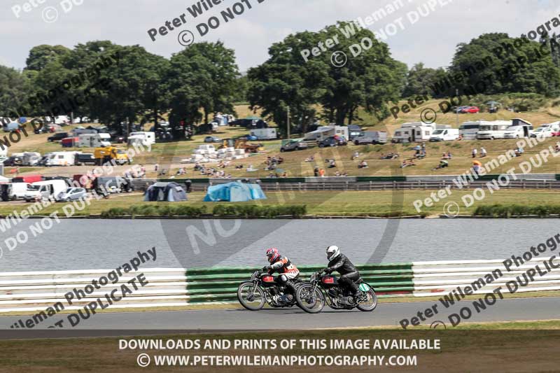 Vintage motorcycle club;eventdigitalimages;mallory park;mallory park trackday photographs;no limits trackdays;peter wileman photography;trackday digital images;trackday photos;vmcc festival 1000 bikes photographs