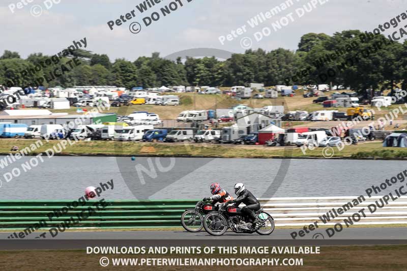 Vintage motorcycle club;eventdigitalimages;mallory park;mallory park trackday photographs;no limits trackdays;peter wileman photography;trackday digital images;trackday photos;vmcc festival 1000 bikes photographs