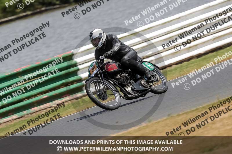 Vintage motorcycle club;eventdigitalimages;mallory park;mallory park trackday photographs;no limits trackdays;peter wileman photography;trackday digital images;trackday photos;vmcc festival 1000 bikes photographs
