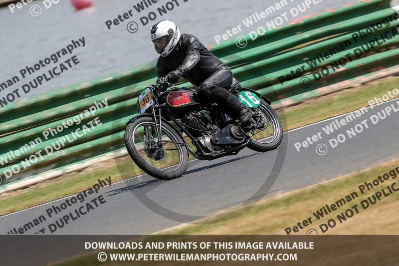 Vintage motorcycle club;eventdigitalimages;mallory park;mallory park trackday photographs;no limits trackdays;peter wileman photography;trackday digital images;trackday photos;vmcc festival 1000 bikes photographs