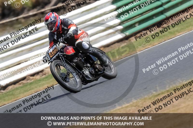 Vintage motorcycle club;eventdigitalimages;mallory park;mallory park trackday photographs;no limits trackdays;peter wileman photography;trackday digital images;trackday photos;vmcc festival 1000 bikes photographs
