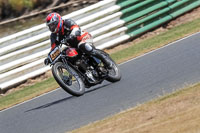 Vintage-motorcycle-club;eventdigitalimages;mallory-park;mallory-park-trackday-photographs;no-limits-trackdays;peter-wileman-photography;trackday-digital-images;trackday-photos;vmcc-festival-1000-bikes-photographs