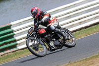 Vintage-motorcycle-club;eventdigitalimages;mallory-park;mallory-park-trackday-photographs;no-limits-trackdays;peter-wileman-photography;trackday-digital-images;trackday-photos;vmcc-festival-1000-bikes-photographs