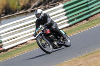 Vintage-motorcycle-club;eventdigitalimages;mallory-park;mallory-park-trackday-photographs;no-limits-trackdays;peter-wileman-photography;trackday-digital-images;trackday-photos;vmcc-festival-1000-bikes-photographs