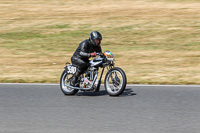 Vintage-motorcycle-club;eventdigitalimages;mallory-park;mallory-park-trackday-photographs;no-limits-trackdays;peter-wileman-photography;trackday-digital-images;trackday-photos;vmcc-festival-1000-bikes-photographs