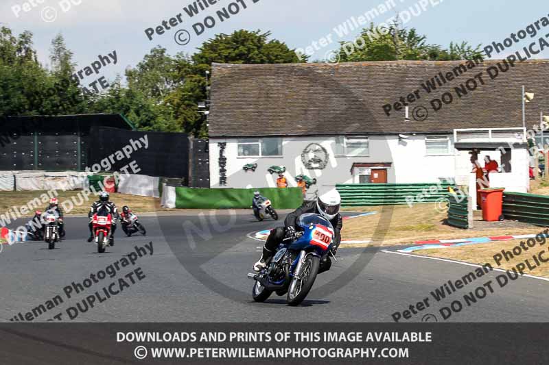 Vintage motorcycle club;eventdigitalimages;mallory park;mallory park trackday photographs;no limits trackdays;peter wileman photography;trackday digital images;trackday photos;vmcc festival 1000 bikes photographs